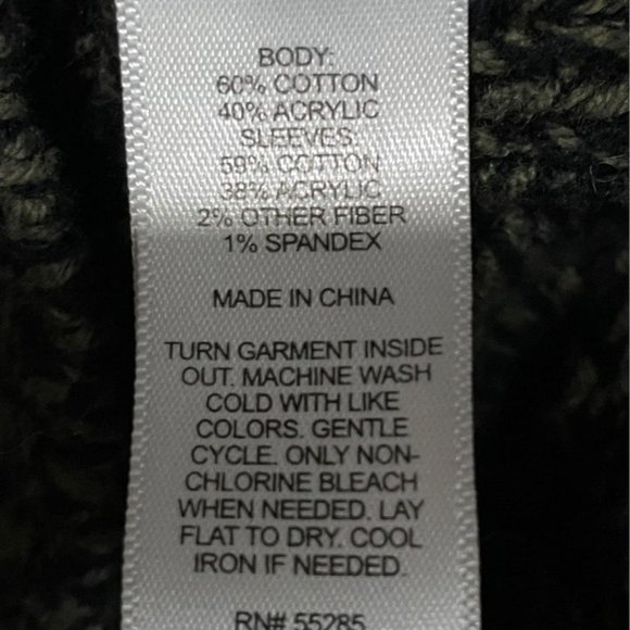 Express Vneck chunky knit sweaters (3) - Picture 6 of 7